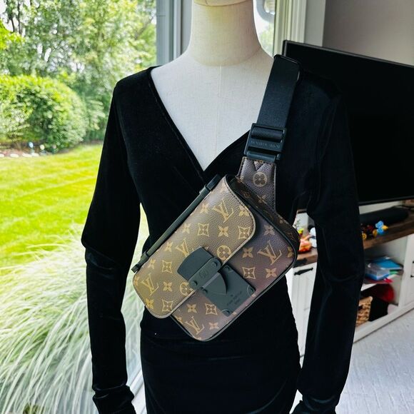 Louis Vuitton S Lock Sling Bag - Picture 2 of 16